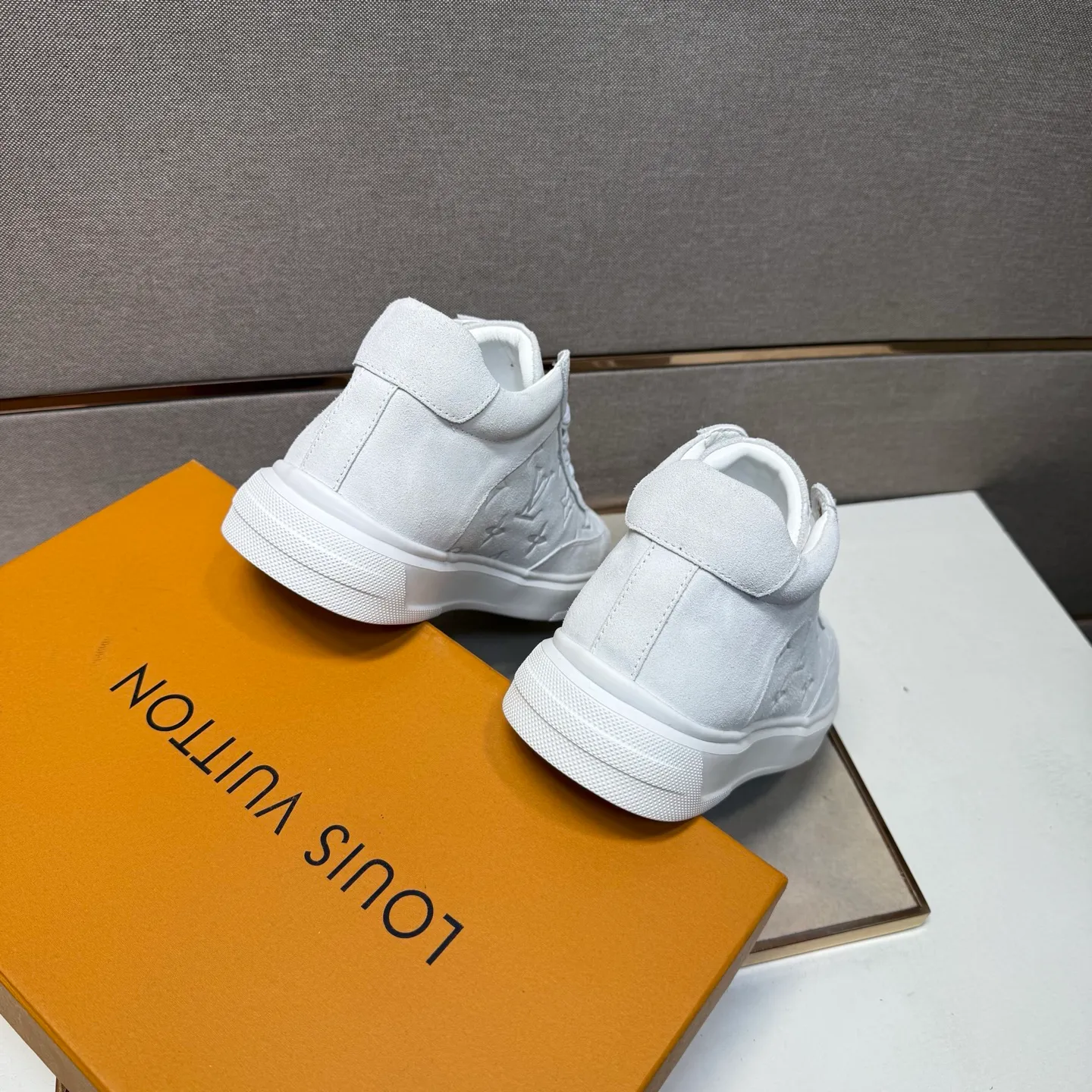 Men's men's shoes 💰pp420 [LV～] Men's casual shoes 2025z cabinet sales simultaneously 🔶Size: 38-44#️⃣ 🔷3 colors🔜The upper is made of multi-material splicing ➕Genuine leather lining, comfortable and breathable, sole: original comfortable and wear-resistant outsole, ⚠️real thing📱photographed🎬real thing is better📢📢📢